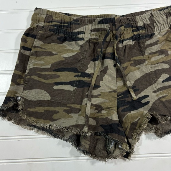 Express Camouflage Camo Shorts Raw Hem Womens Size Small Linen Drawstring - Picture 3 of 12